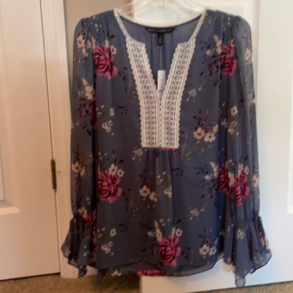 White House Black Market Tops - White House black market floral top sz 4 NWT